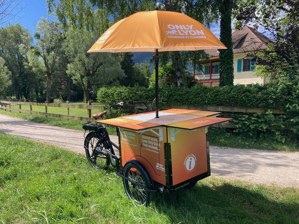 velo cargo electrique dans un parc